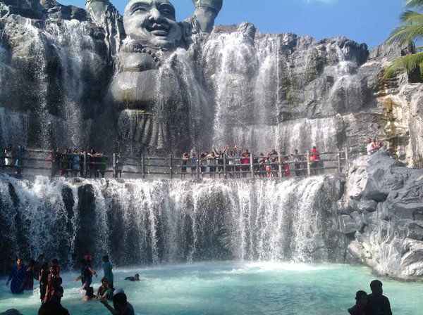 Black Thunder and Kovai Kutralam Taxi Service